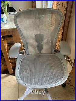 Herman Miller Aeron Chair Size B 2020 Excellent Condition Mineral Grey CHROME