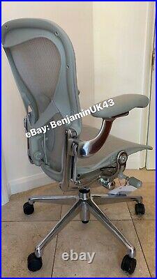 Herman Miller Aeron Chair Size B 2021 Remastered MINERAL GREY Polished Aluminium