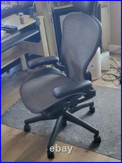 Herman Miller Aeron Chair Size B Adjustable Headrest Arms Tilt Limiter Lumbar