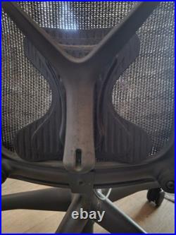 Herman Miller Aeron Chair Size B Adjustable Headrest Arms Tilt Limiter Lumbar