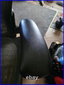 Herman Miller Aeron Chair Size B Adjustable Headrest Arms Tilt Limiter Lumbar