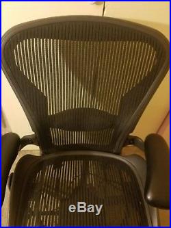 Herman Miller Aeron Chair Size B Fully Adjustable Graphite Frame