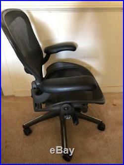 Herman Miller Aeron Chair Size B Fully Adjustable In Excellent Condition