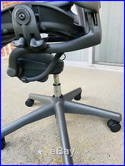 Herman Miller Aeron Chair Size B Fully Adjustable WithHeadrest-Excellent
