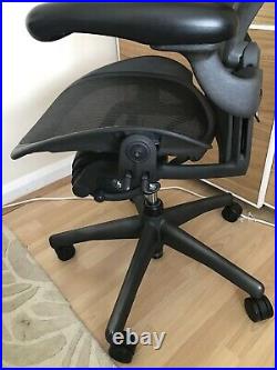 Herman Miller Aeron Chair Size B Fully Loaded Excellent Condition