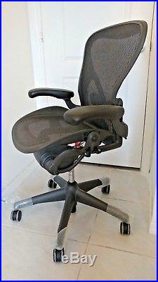 Herman Miller Aeron Chair Size B Fully Loaded Manufactured 2017