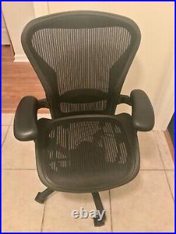 Herman Miller Aeron Chair Size B Fully Loaded Very Good Condition