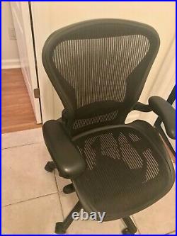 Herman Miller Aeron Chair Size B Fully Loaded Very Good Condition
