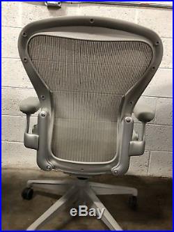 Herman Miller Aeron Chair Size B Medium Basic Mineral Remastered