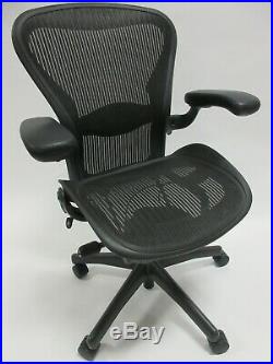 Herman Miller Aeron Chair Size B in Excellent Condition (Manufactured in 2014)