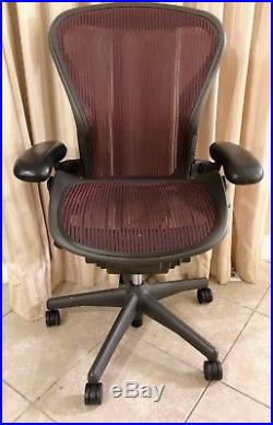Herman Miller Aeron Chair Size B in New (read)