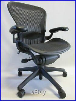 Herman Miller Aeron Chair Size B with Fixed Arms Excellent Condition