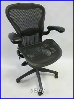Herman Miller Aeron Chair Size B with adjustable lumbar Excellent Condition