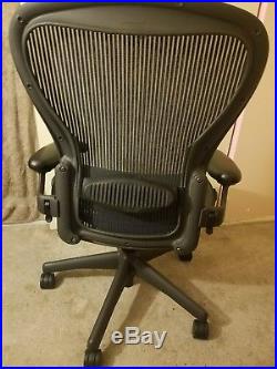 Herman Miller Aeron Chair Size C Fully Adjustable Graphite Frame