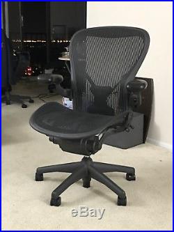 Herman Miller Aeron Chair Size C Fully Adjustable In Excellent Condition