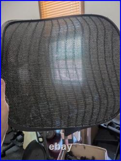 Herman Miller Aeron Chair Size C Seat Mesh LIKE EXC. Waves Carbon Black 4E01
