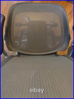 Herman Miller Aeron Chair Size C slightly used Frame/Base Graphite / Polished Herman Miller Aeron Chair Size C slightly used Frame/Base Graphite / Polished