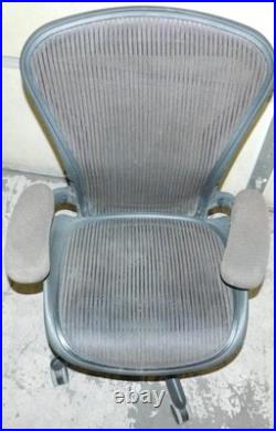 ^^ Herman Miller Aeron Chair Size Medium Black (hmc#58)