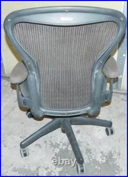 ^^ Herman Miller Aeron Chair Size Medium Black (hmc#58)
