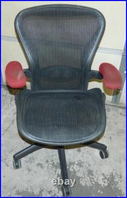 ^^ Herman Miller Aeron Chair Size Medium Black (hmc#63)