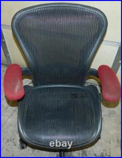 ^^ Herman Miller Aeron Chair Size Medium Black (hmc#63)