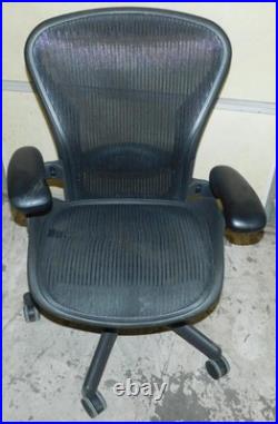 ^^ Herman Miller Aeron Chair Size Medium Black (hmc#64)