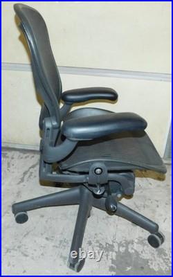 ^^ Herman Miller Aeron Chair Size Medium Black (hmc#64)