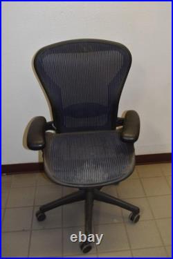 ^^ Herman Miller Aeron Chair Size Medium Blue (hmc#11) ^^ Herman Miller Aeron Chair Size Medium Blue (hmc#11)