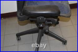 ^^ Herman Miller Aeron Chair Size Medium Blue (hmc#11) ^^ Herman Miller Aeron Chair Size Medium Blue (hmc#11)