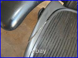^^ Herman Miller Aeron Chair Size Medium -black (wh-11)