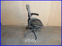 ^^ Herman Miller Aeron Chair Size Medium -black (wh-11)