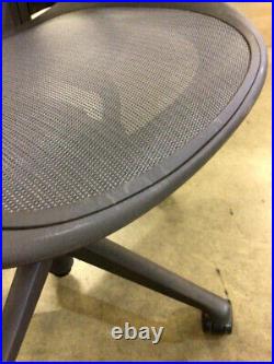 Herman Miller Aeron Chair(XOUT-AER2C21PWSZSG1G1G1BBBK2310321XV)