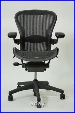 Herman Miller Aeron Classic Office Chair Size B (Graphite)