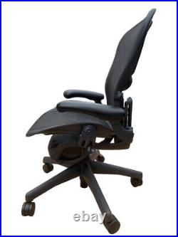 Herman Miller Aeron Classic Office Desk Chair Mesh Size B Basic