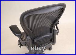 Herman Miller Aeron Classic & Uplift Electric Standing Desk Size C 9.5/10