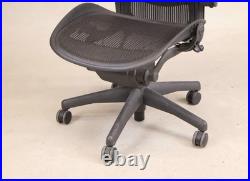 Herman Miller Aeron Classic & Uplift Electric Standing Desk Size C 9.5/10