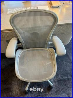 Herman Miller Aeron Desk Chair PostureFit SL In Mineral