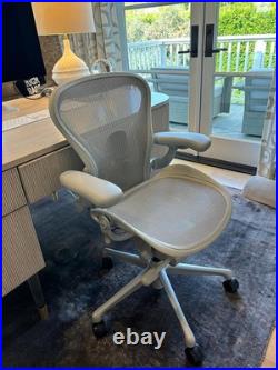 Herman Miller Aeron Desk Chair PostureFit SL In Mineral