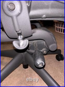 Herman Miller Aeron Ergonomic Office/Desk Chair Size B Graphite PostureFit
