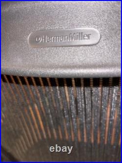 Herman Miller Aeron Ergonomic Office/Desk Chair Size B Graphite PostureFit