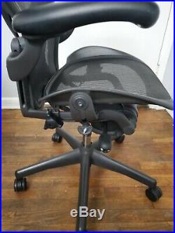 Herman Miller Aeron Fully Loaded Office Chair Sz B With Posture Fit