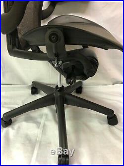 Herman Miller Aeron Graphite Desk Office Chair Adjustable Size B Small Blemish