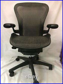 Herman Miller Aeron Graphite Desk Office Chair Adjustable Size B Small Blemishs