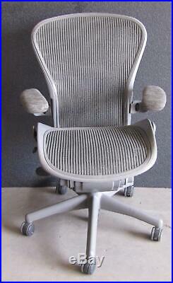 ^^ Herman Miller Aeron Medium Office Chair Parts/repair (ch-44)
