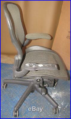 ^^ Herman Miller Aeron Medium Office Chair Parts/repair (ch-4)