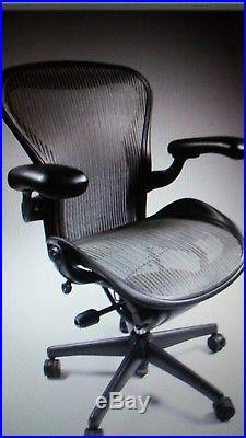 Herman Miller Aeron Mesh Adjustable Office Chair Black In Color Size B Very Comf