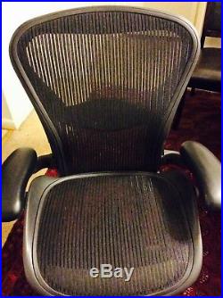Herman Miller Aeron Mesh Adjustable Office Chair Black In Color Size B Very Comf