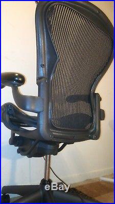 Herman Miller Aeron Mesh Adjustable Office Chair Black Size B Very Comfortable