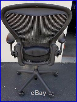 Herman Miller Aeron Mesh Chair Med Size B Fully Loaded Adjustable Arms Lumbar