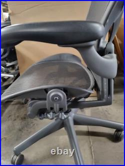 Herman Miller Aeron Mesh Chair Medium B fully Adjust Posture fit mesh Headrest